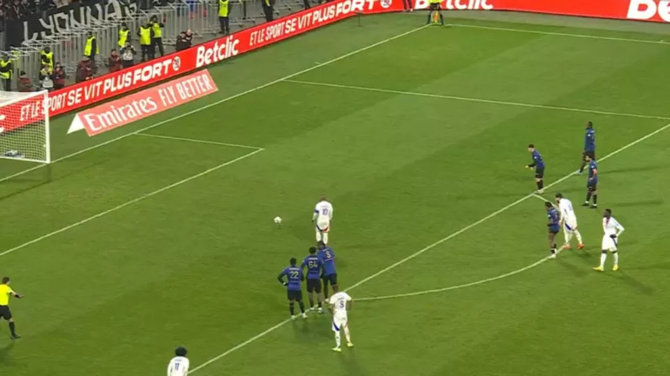 Penalty oublié : Nice saisit la direction d’arbitrage après la défaite face à l’OL