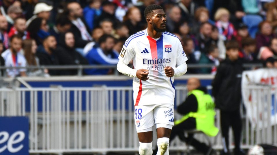 Angers-OL : Maitland-Niles et Caleta-Car titulaires, Niakhate sur le banc Angers-OL : Maitland-Niles et Caleta-Car titulaires, Niakhate sur le banc