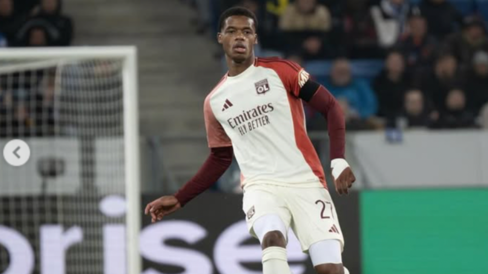 Défaite de l’OL face au FCBJ : "On entendait bien le moteur du car" sur le trajet retour, confie Pierre Sage