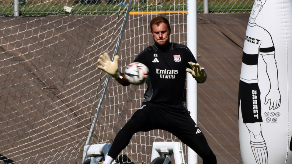 Lucas Perri (OL) gardien le plus décisif : "C’est bien mais le plus important c’est le résultat"