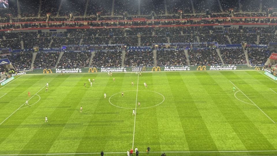 Pelouse de l’OL : "Pas grand-chose pour nous aider quand on voit l'état du terrain" selon Rayan Cherki Pelouse de l’OL : "Pas grand-chose pour nous aider quand on voit l'état du terrain" selon Rayan Cherki