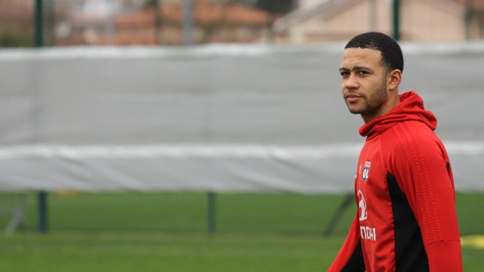 Campeonato Paulista : Memphis Depay (ex-OL) déclenche une énorme bagarre... et touche une prime assez folle !