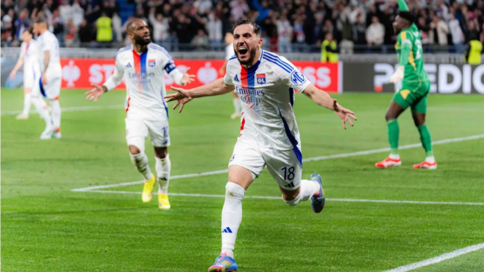 Rayan Cherki grave son nom dans l’histoire de l’OL, avec le 1000e but inscrit