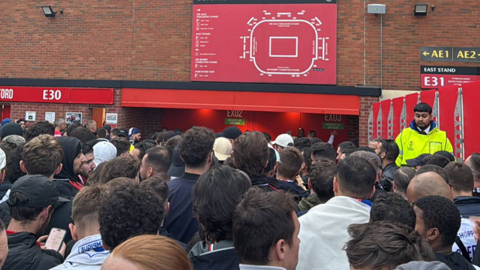 Conditions d’accès à Old Trafford pour les supporters lyonnais : l’OL lance une collecte d’informations