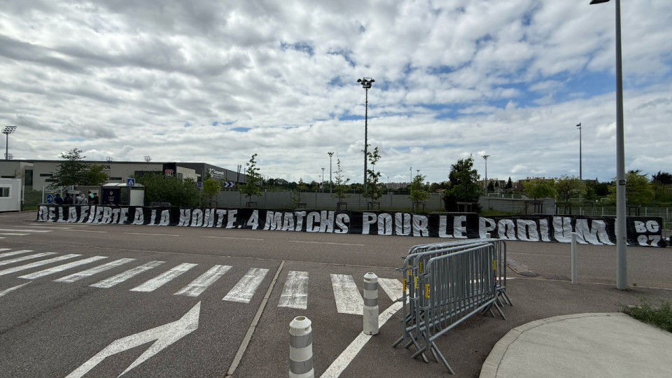 OL : les Bad Gones mettent la pression sur John Textor et les joueurs