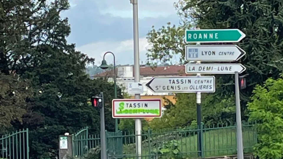 Stassin-la-demi-Lune : quand les supporters de l’ASSE viennent provoquer ceux de l’OL après le derby