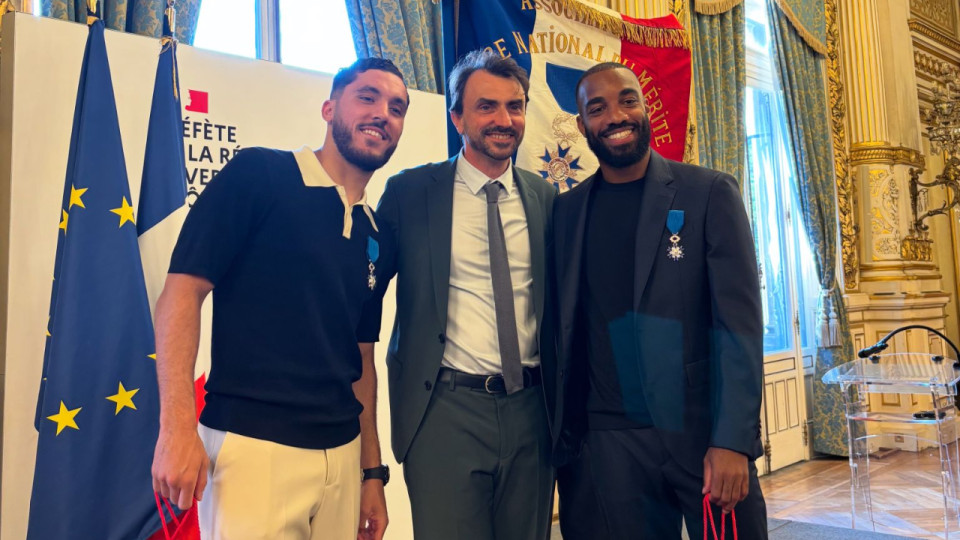OL : Rayan Cherki et Alexandre Lacazette décorés par la préfète à Lyon