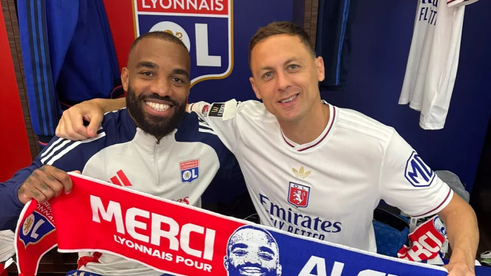 Nemanja Matic recouvre le logo arc-en-ciel : l’image fait polémique après OL–Angers