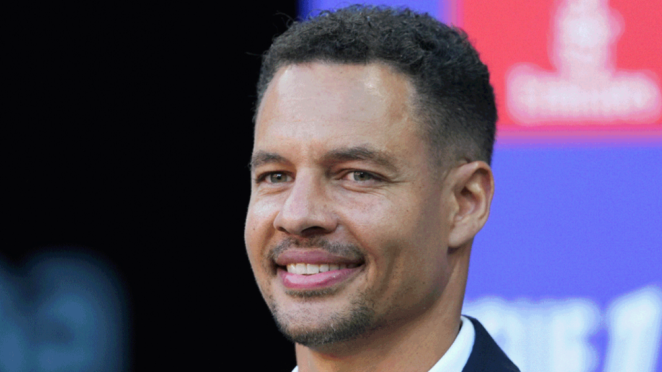 "Hospitalisé mais pas pour les raisons qui sont données" : qu’est-il arrivé au coordinateur sportif de l’OL, grièvement blessé à l’arme blanche ? 