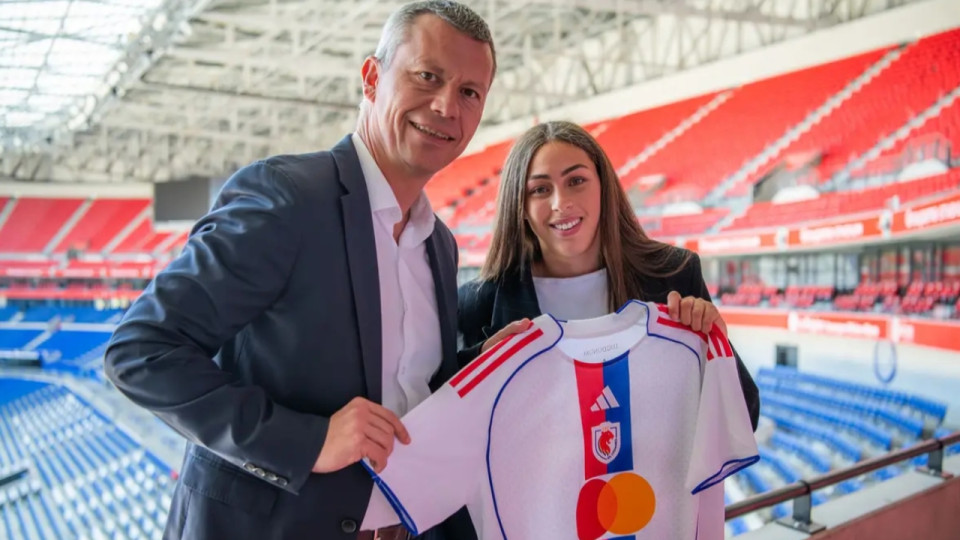 Sofia Bekhaled signe son premier contrat professionnel avec OL Lyonnes