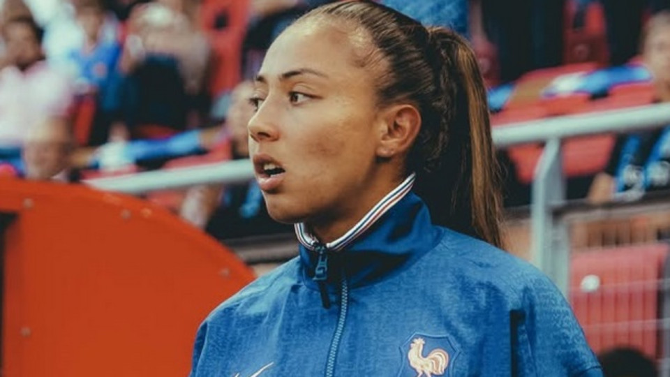 Selma Bacha revient sur ses propos de "mauvaise perdante" après l'élimination des Bleues : "Les mots dépassent parfois la pensée"