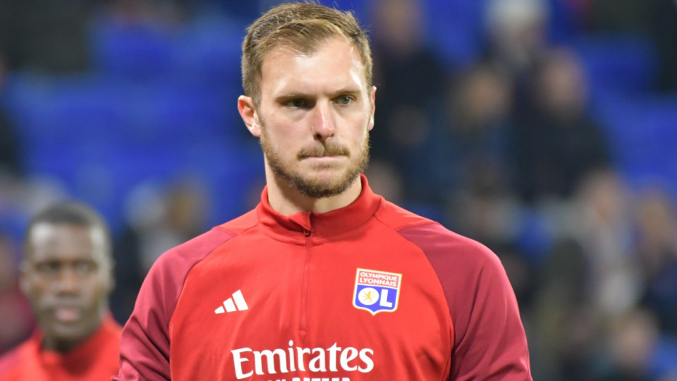 Lucas Perri vendu à Leeds ! Une nouvelle vente majeure pour soulager les finances de l'OL