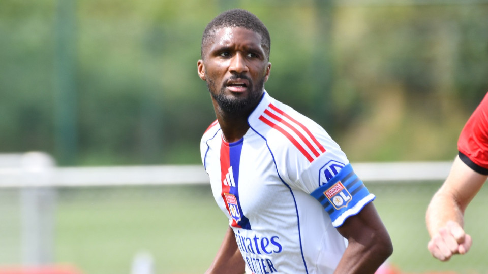 "J’étais le joueur qu’on attendait le moins" : Clinton Mata (OL) évoque ses difficultés pour arriver dans le football professionnel