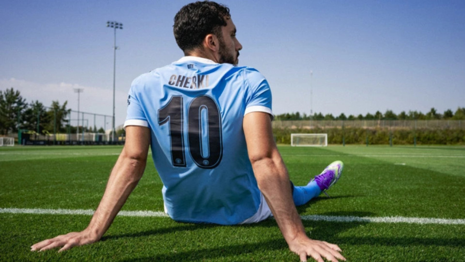 Rayan Cherki (ex-OL) récupère le numéro 10 à Manchester City