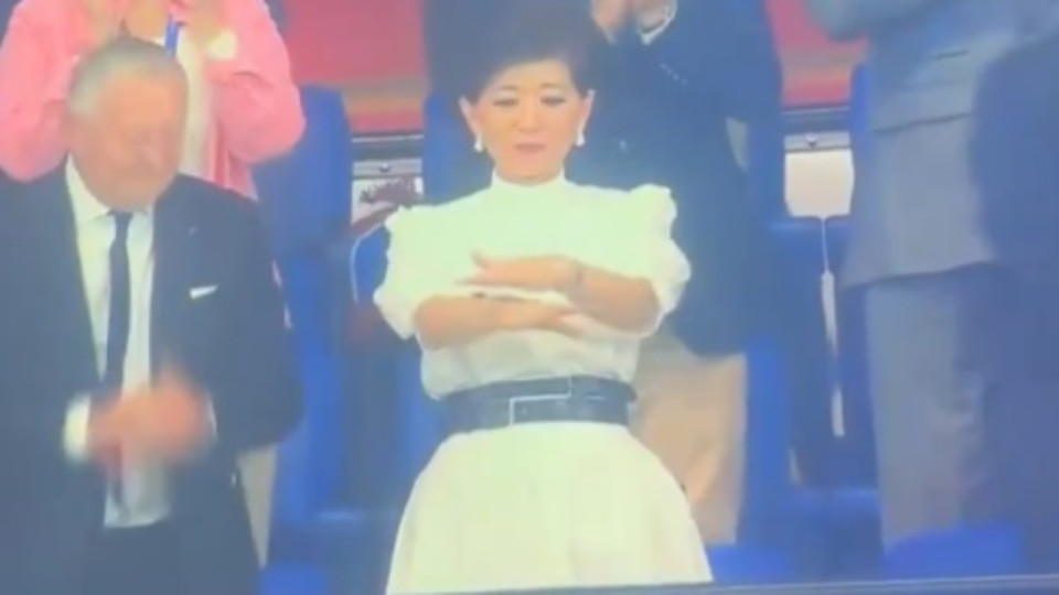 "Le changement c'est maintenant" ? Michele Kang explique son geste lors d'OL-OM