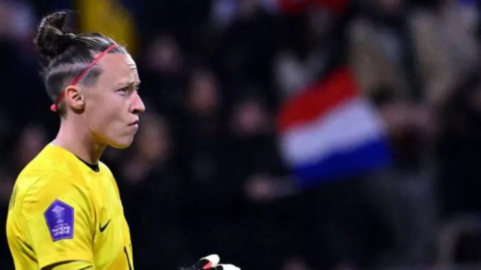 Equipe de France : Pauline Peyraud-Magnin (ex-OL féminin) menacée de mort après l’Euro Equipe de France : Pauline Peyraud-Magnin (ex-OL féminin) menacée de mort après l’Euro
