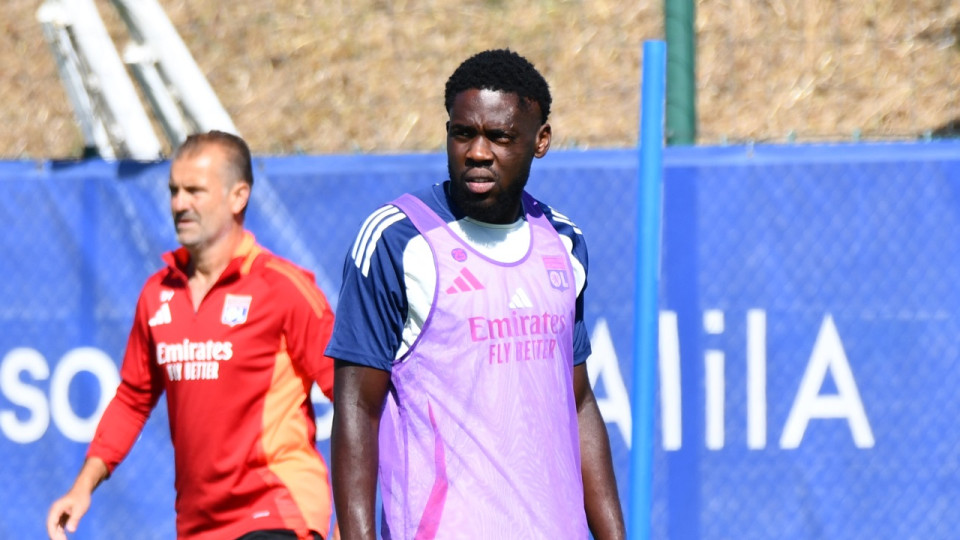 "Je lui ai dit de prendre son temps" : les conseils d’Orel Mangala à Malick Fofana (OL)