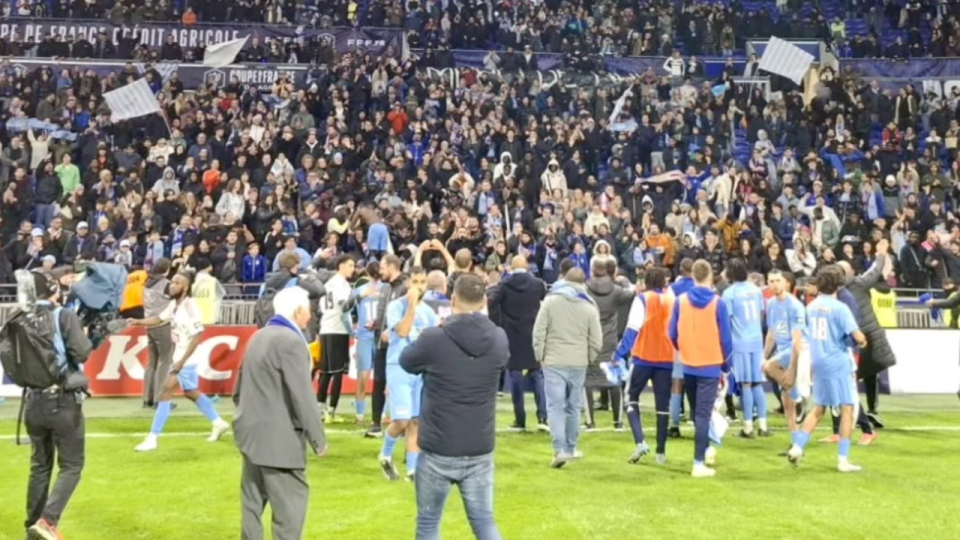 "Ils sont malades &agrave; la FFF" : Saint-Cyr fr&ocirc;le l&rsquo;incident&hellip; &agrave; cause de chasubles vertes