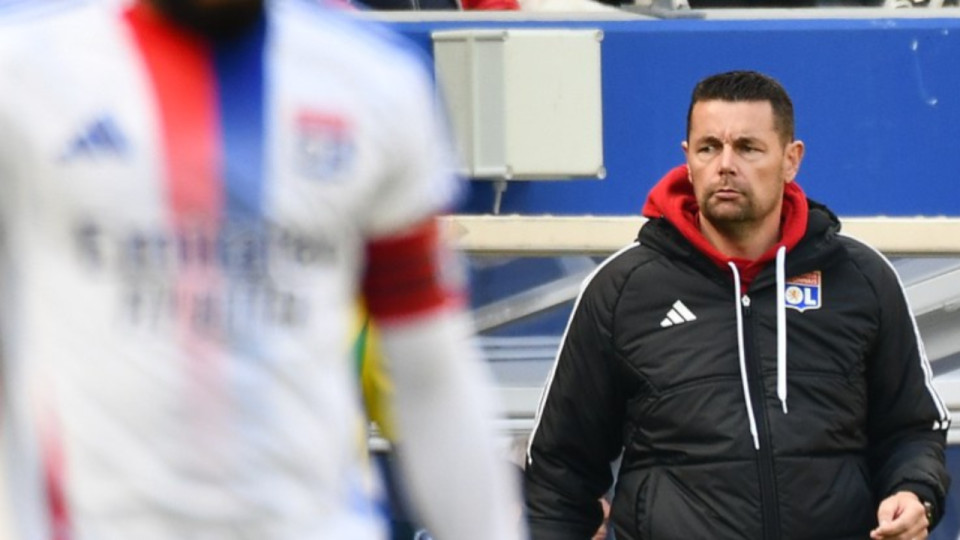 "Je suis Lyonnais et entra&icirc;neur lensois, je ne m'en cache pas" : Pierre Sage (ex-OL) se confie sur son retour au Groupama Stadium