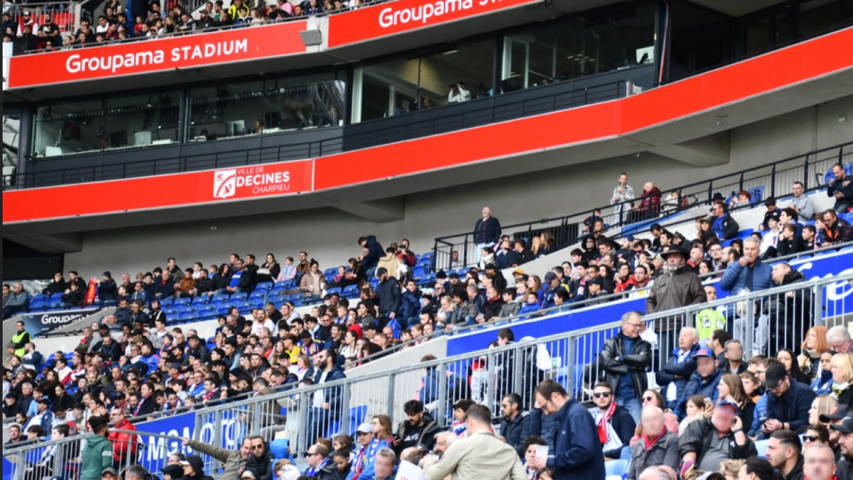 Environ 1000 supporters pr&eacute;sents pour OL-Lens