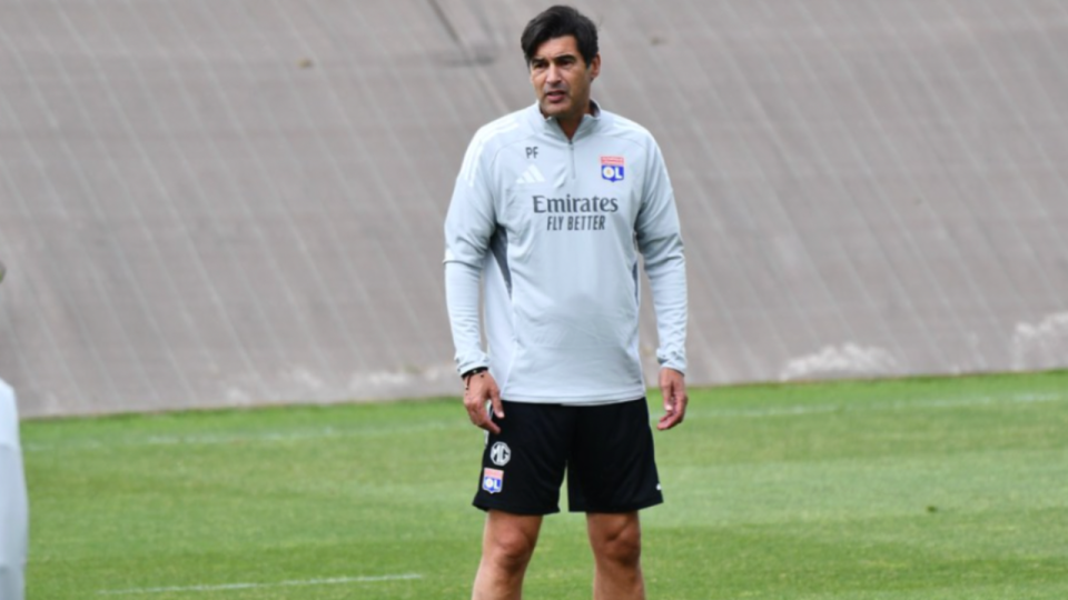 "Pas d'autre &eacute;quipe en France qui subit autant d'erreurs" : Paulo Fonseca en col&egrave;re contre l'arbitrage apr&egrave;s OL-Monaco