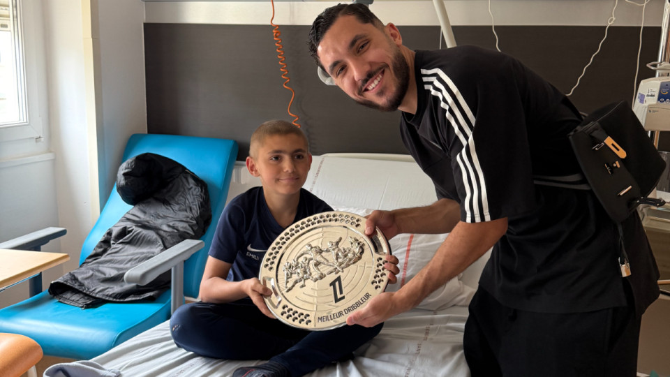 Au-del&agrave; des terrains, l&rsquo;engagement des footballeurs au service des autres