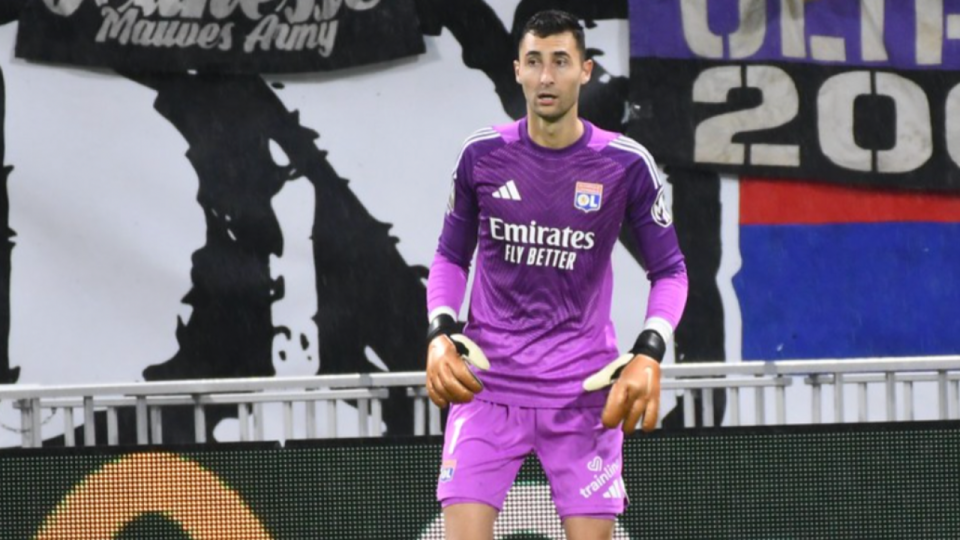 "Je pense que je n&rsquo;ai co&ucirc;t&eacute; aucun point &agrave; l&rsquo;&eacute;quipe cette saison" : Dominik Greif revient sur une tr&egrave;s bonne saison &agrave; l'OL