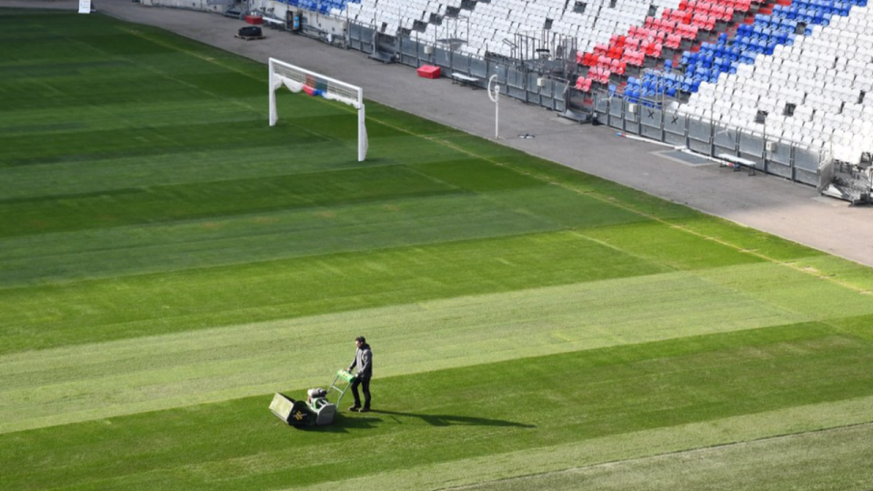 L'OL mal class&eacute; dans le championnat des pelouses