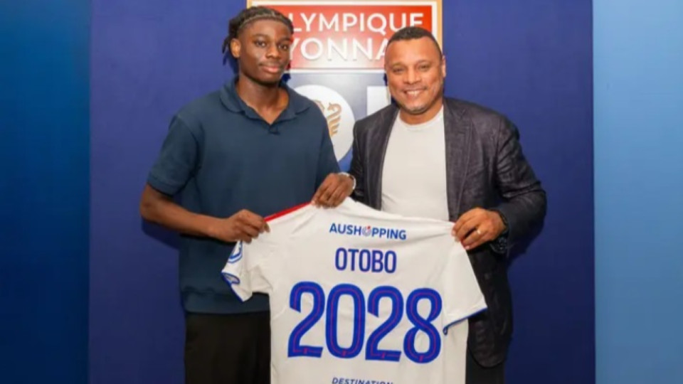 OL : Melvyn Otobo signe son premier contrat professionnel