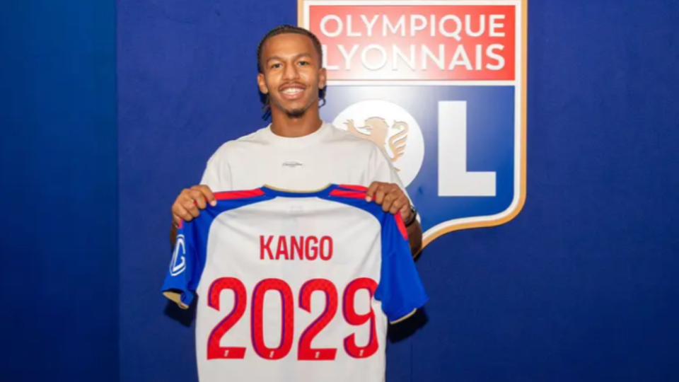 Steeve Kango signe son premier contrat professionnel avec l'OL