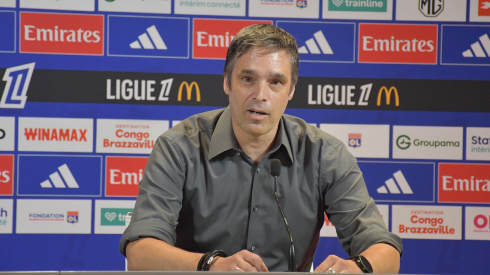 "En 20 ans, je n&rsquo;ai jamais vu &ccedil;a" : Michael Gerlinger alarm&eacute; par les violences des supporters de l&rsquo;OL