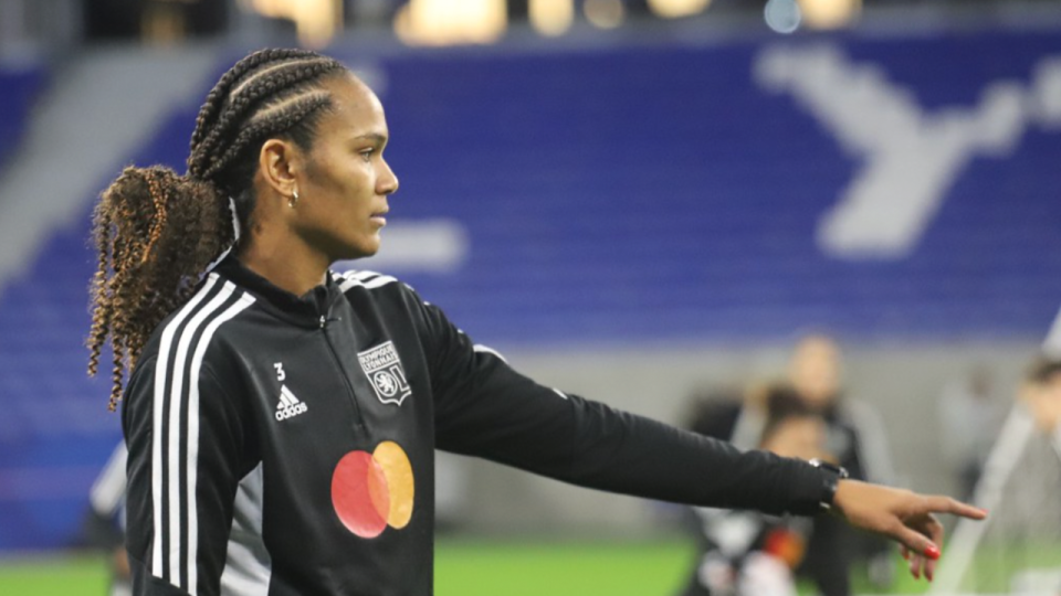 "Visiblement, porter le maillot de l&rsquo;&eacute;quipe de France ne suffit plus" : oubli&eacute;e par les Bleues, Wendie Renard r&eacute;agit